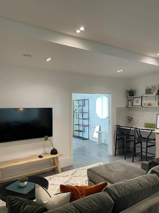 Brand New 3-Bedroom Home In London Londres Exterior foto