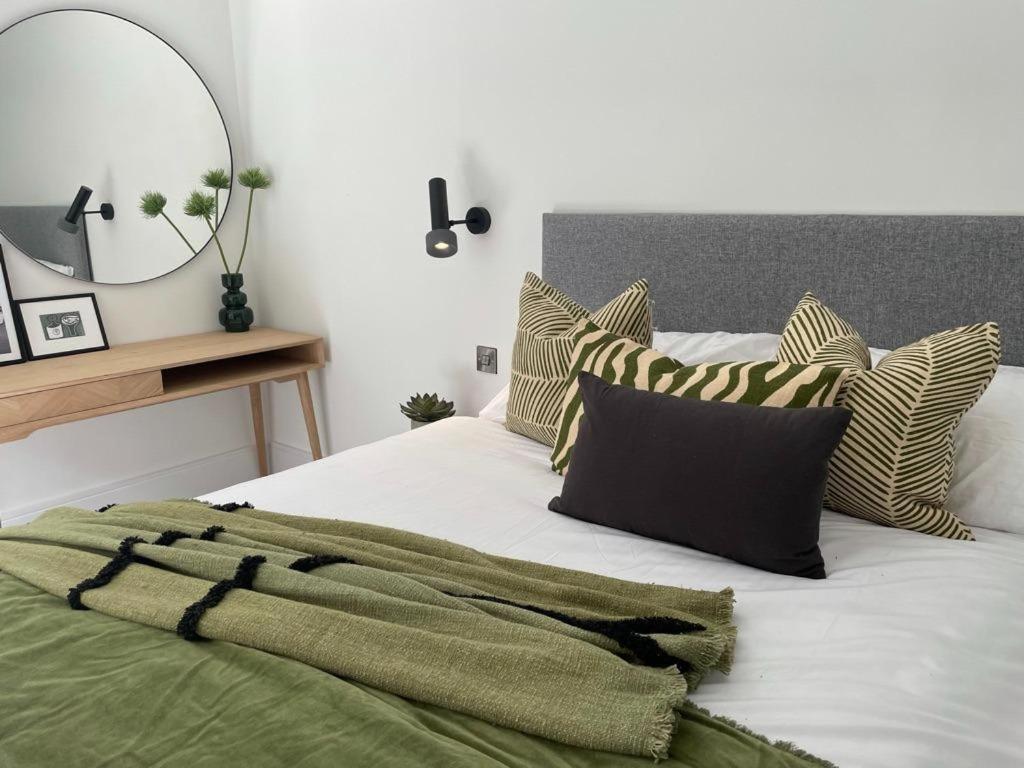 Brand New 3-Bedroom Home In London Londres Exterior foto